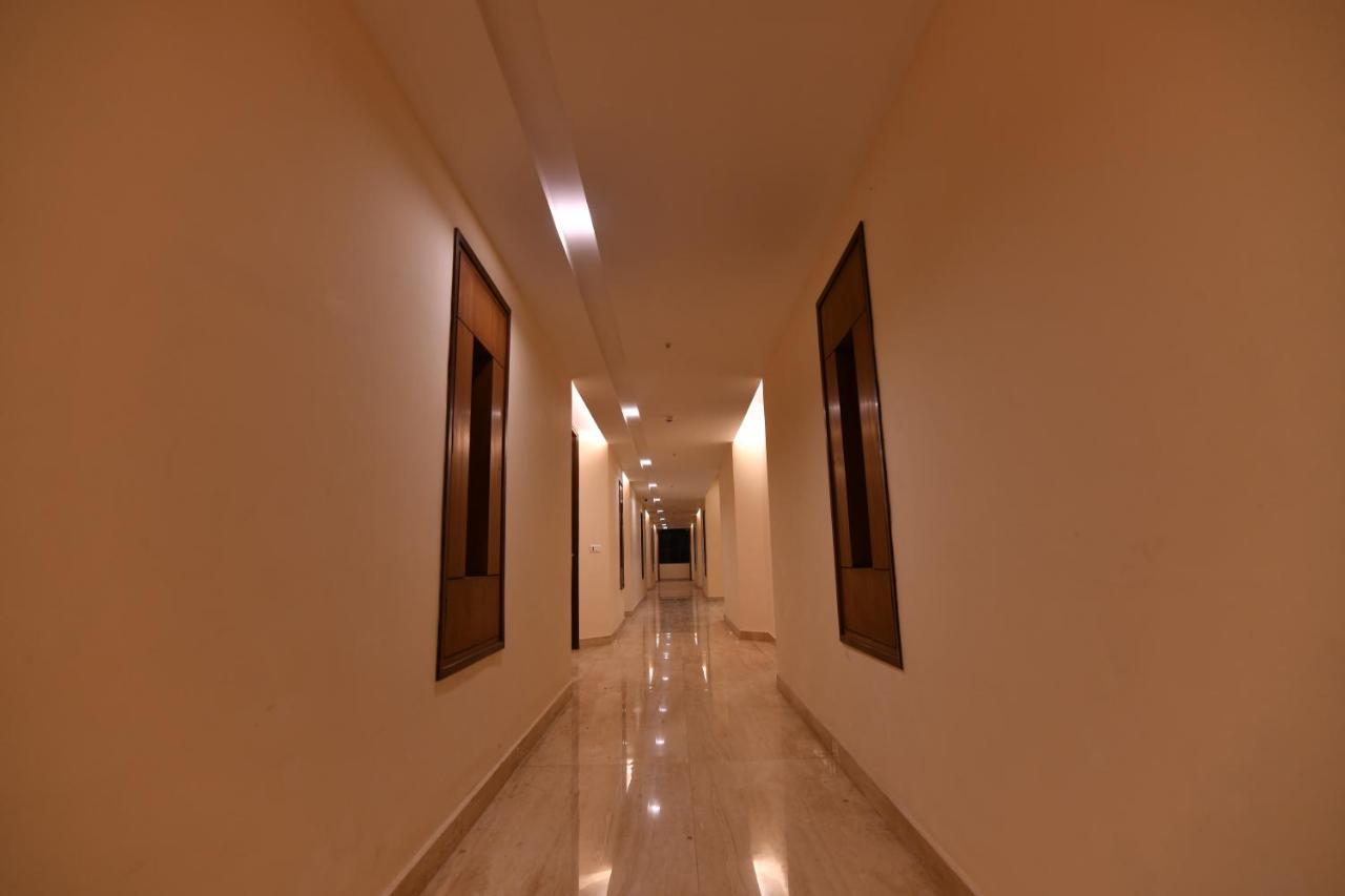 Ayodhya Hotel Krishna Palace מראה חיצוני תמונה